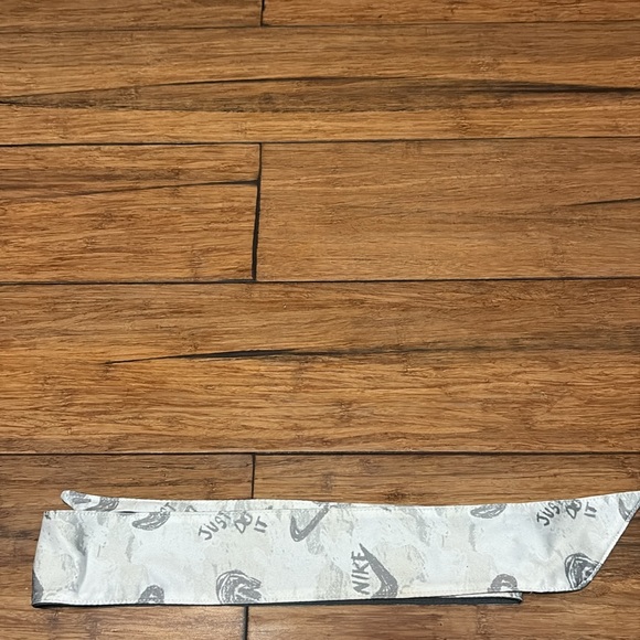 Nike Head Tie Headband Gray Reversible - Picture 3 of 4